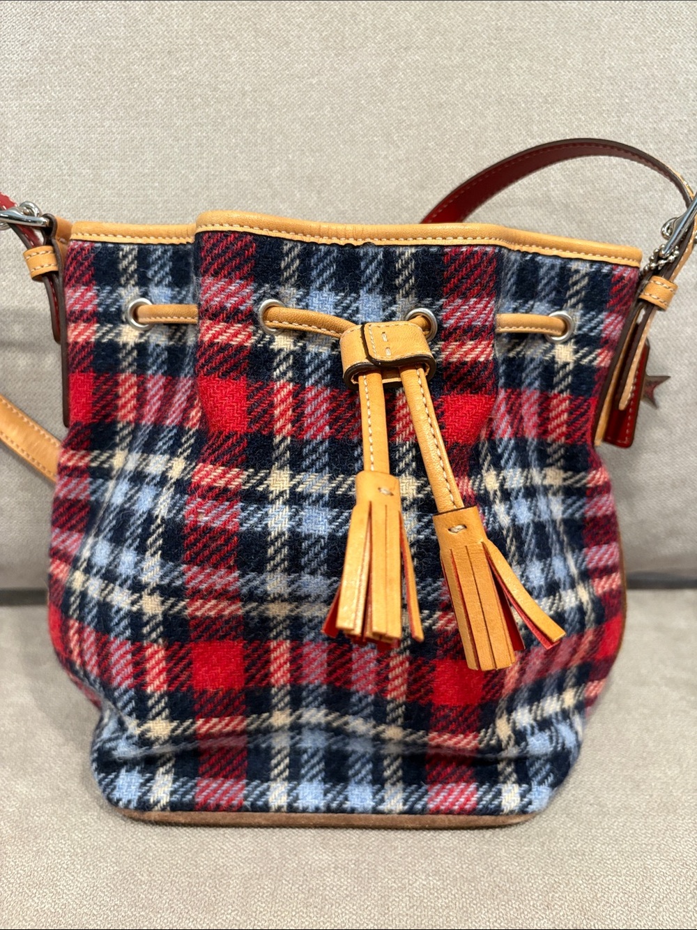 Coach plaid bucket bag with wristlet - Picture 2 of 8